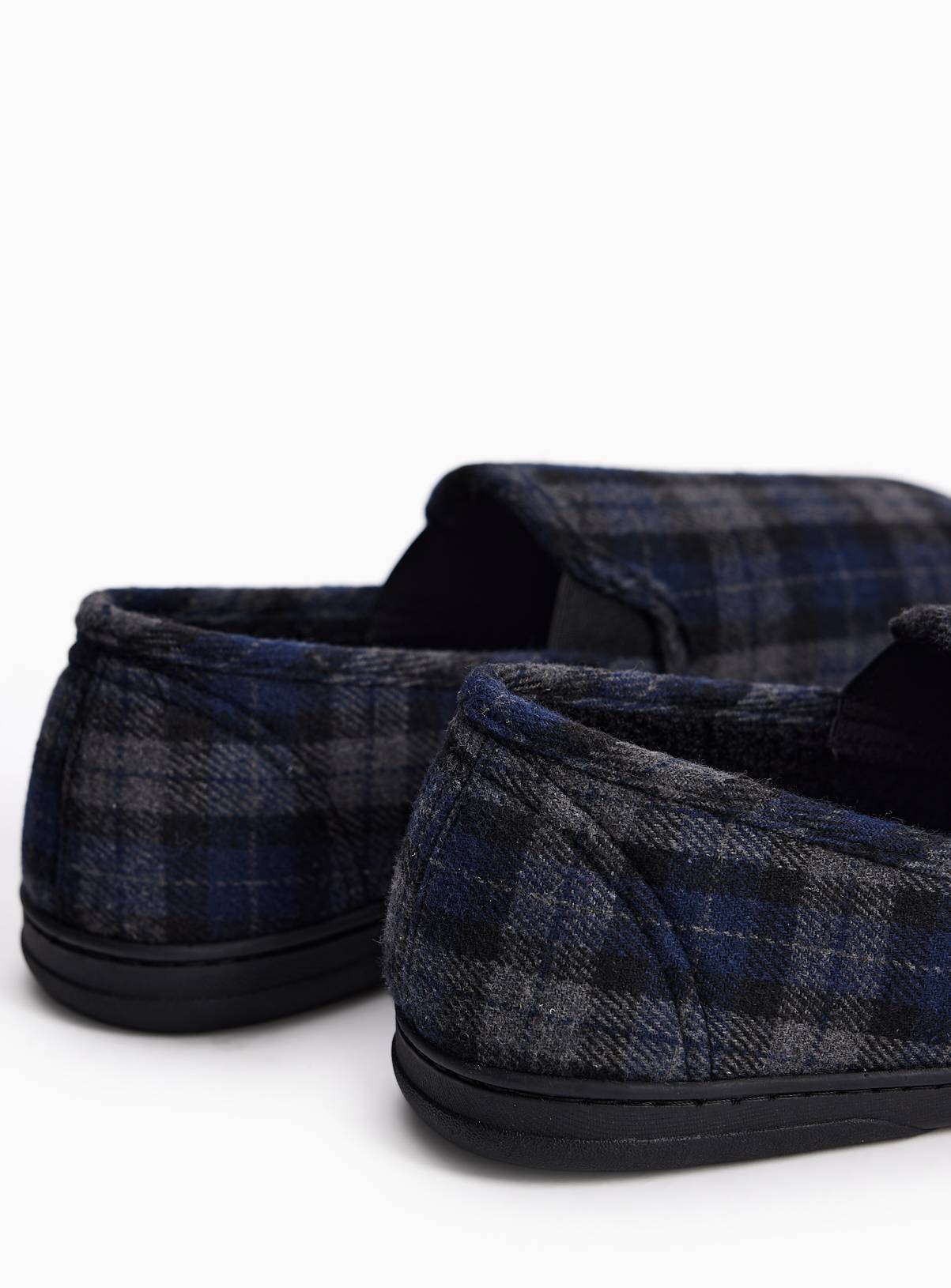 Black & Grey Checked Fur-Lined Slippers 12 - Image 4